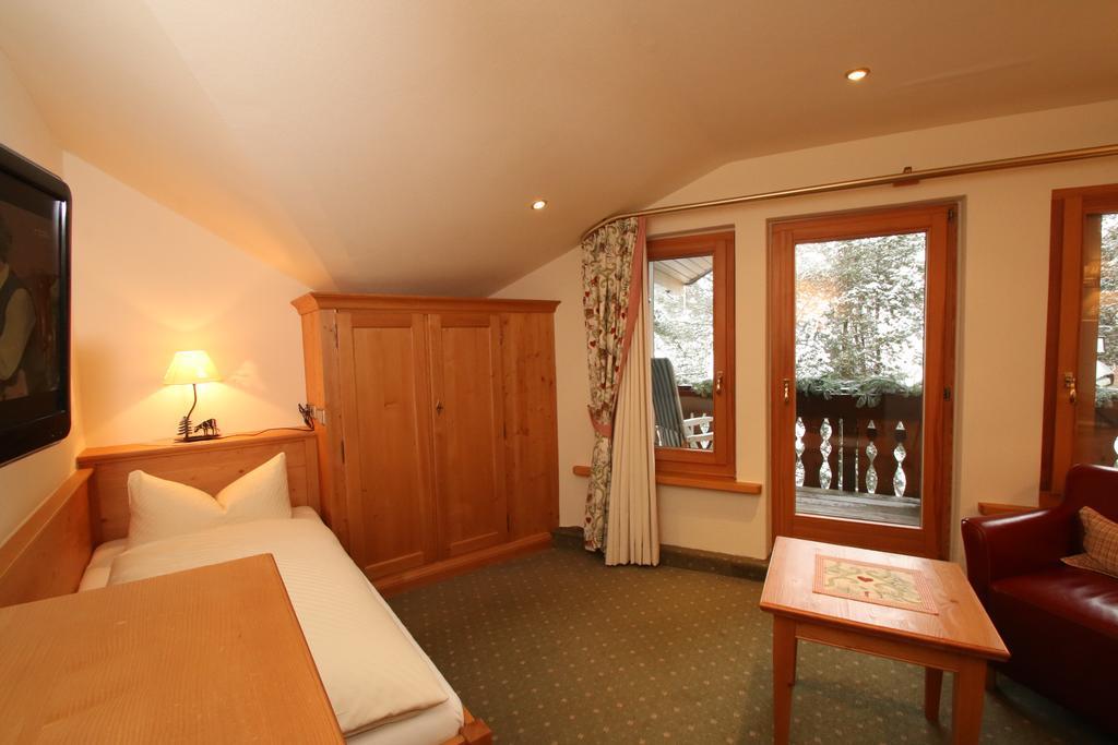 Todnauerberg Hotel Im Schwarzwald ทอดด์เนาแบร์ก ห้อง รูปภาพ
