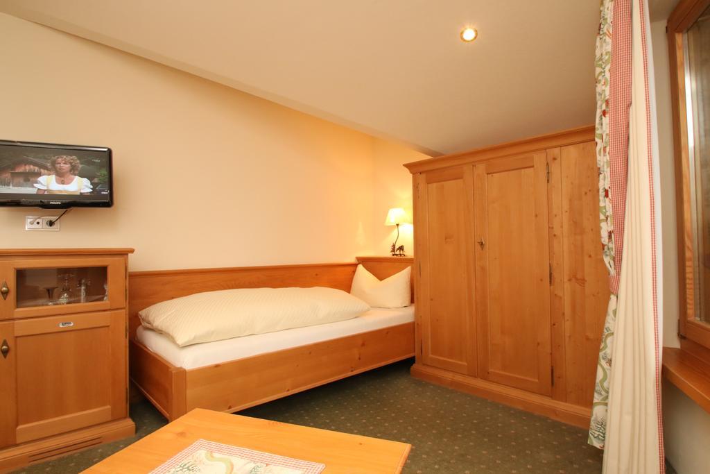 Todnauerberg Hotel Im Schwarzwald ทอดด์เนาแบร์ก ห้อง รูปภาพ