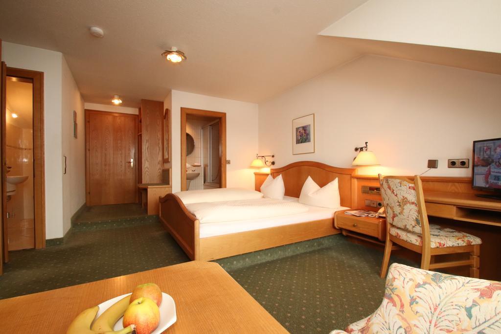 Todnauerberg Hotel Im Schwarzwald ทอดด์เนาแบร์ก ห้อง รูปภาพ